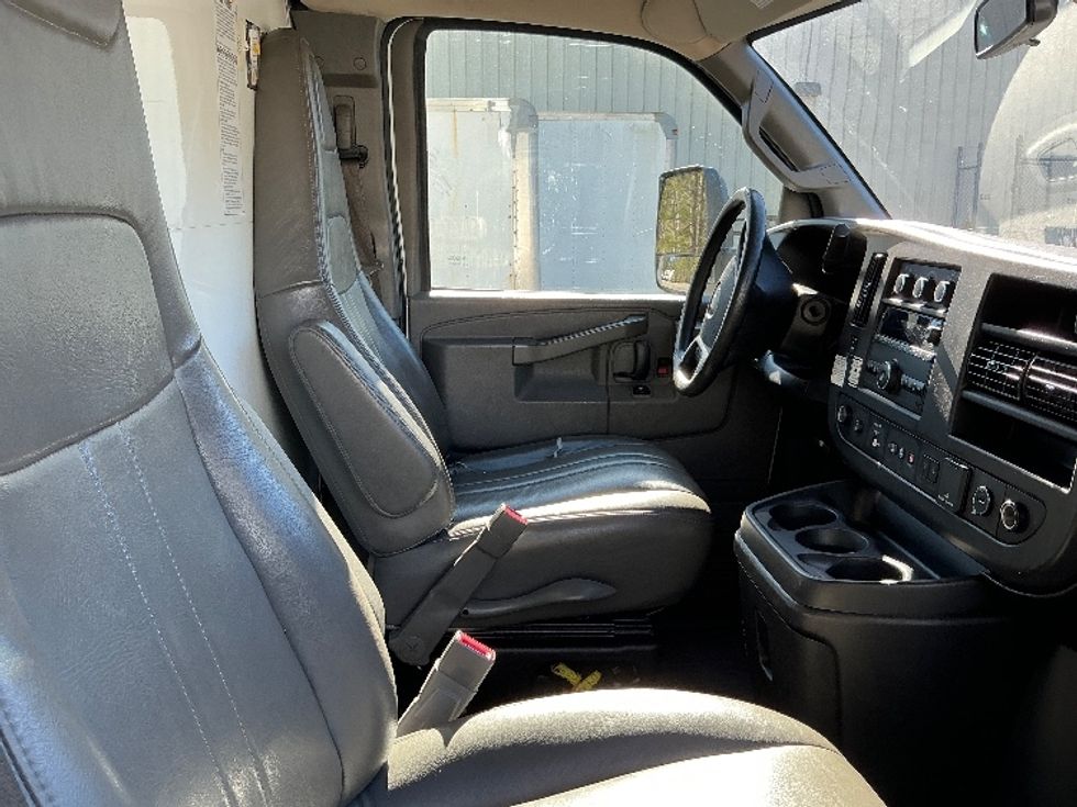 Light Duty Box Truck-Light and Medium Duty Trucks-GMC-2021-Savana G33903-Prince George-VA-106,119\n\t\tmiles-$ 29,250 - Image 22