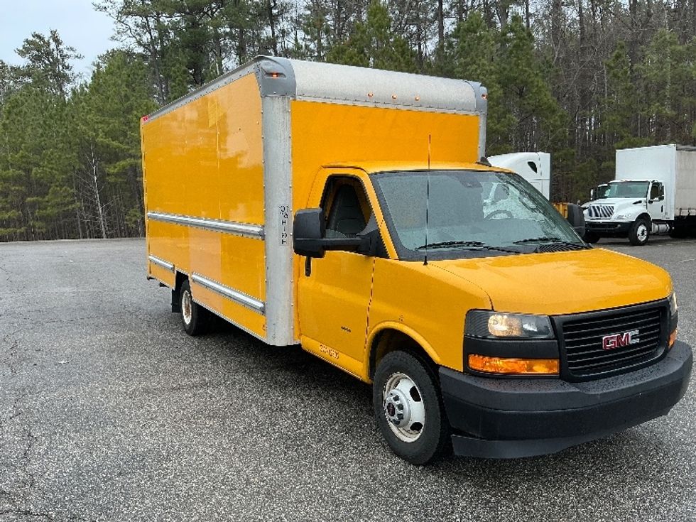 Light Duty Box Truck-Light and Medium Duty Trucks-GMC-2021-Savana G33903-Prince George-VA-118,032\n\t\tmiles-$ 26,000 - Image 1