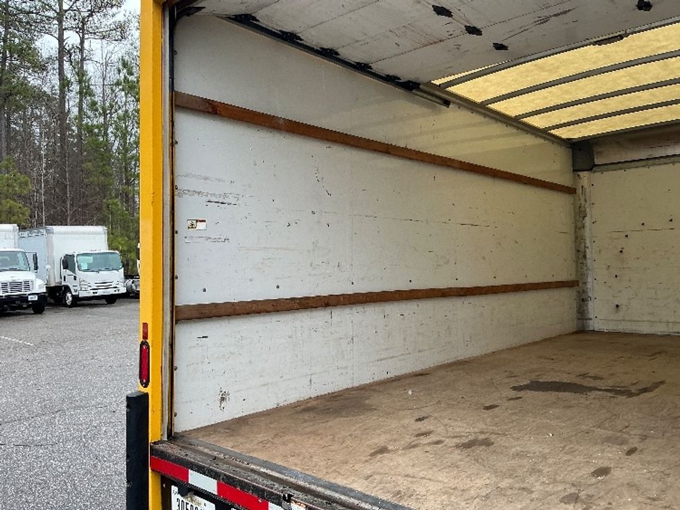 Light Duty Box Truck-Light and Medium Duty Trucks-GMC-2021-Savana G33903-Prince George-VA-118,032\n\t\tmiles-$ 26,000 - Image 11