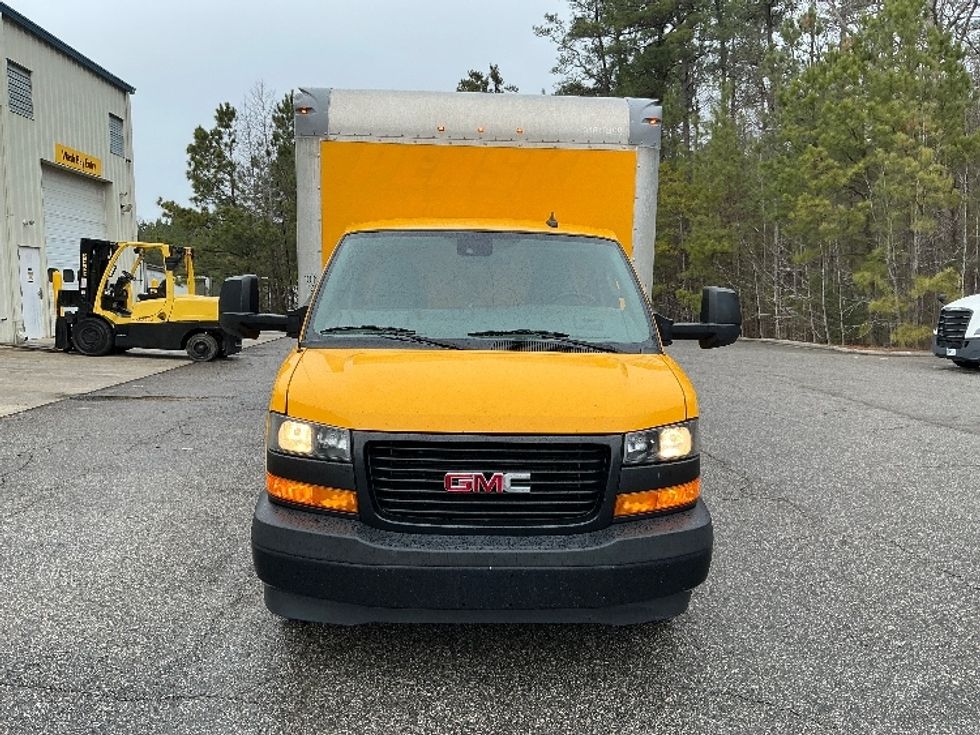 Light Duty Box Truck-Light and Medium Duty Trucks-GMC-2021-Savana G33903-Prince George-VA-118,032\n\t\tmiles-$ 26,000 - Image 2