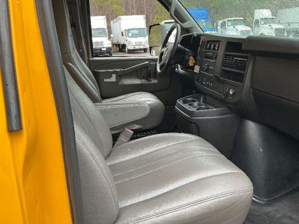 Light Duty Box Truck-Light and Medium Duty Trucks-GMC-2021-Savana G33903-Prince George-VA-118,032\n\t\tmiles-$ 26,000 - Image 21