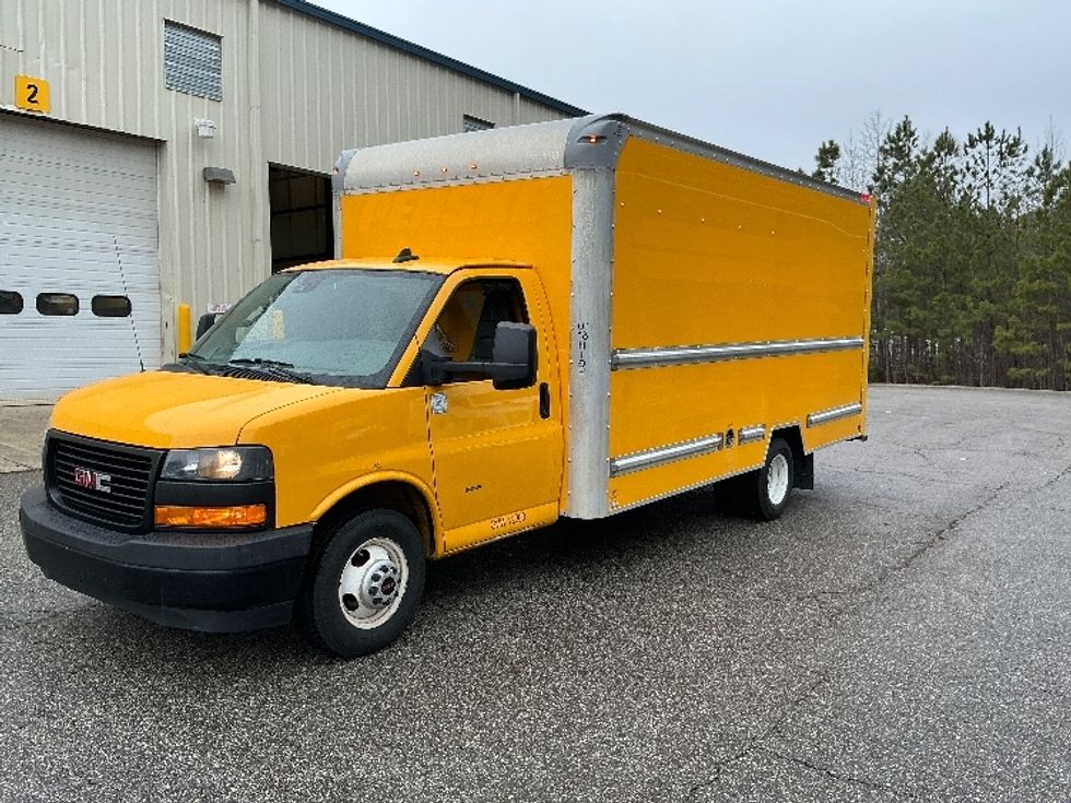 Light Duty Box Truck-Light and Medium Duty Trucks-GMC-2021-Savana G33903-Prince George-VA-118,032\n\t\tmiles-$ 26,000 - Image 3