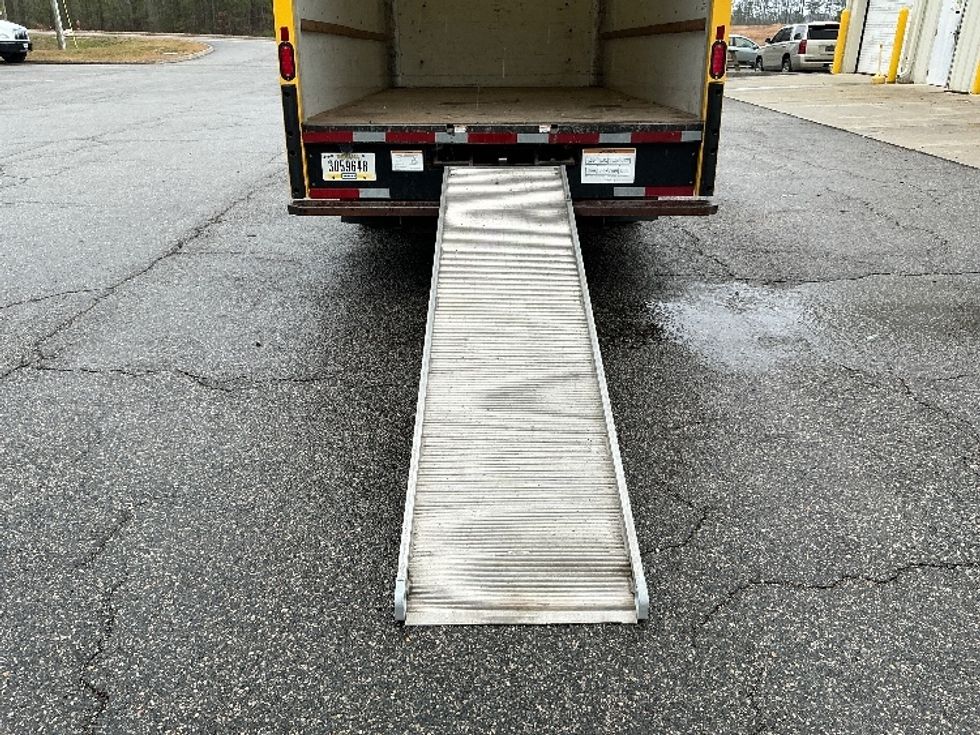 Light Duty Box Truck-Light and Medium Duty Trucks-GMC-2021-Savana G33903-Prince George-VA-118,032\n\t\tmiles-$ 26,000 - Image 9