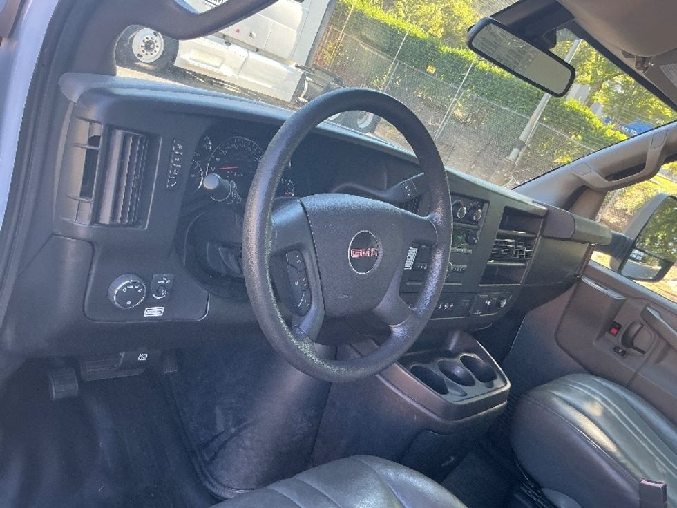 Light Duty Box Truck-Light and Medium Duty Trucks-GMC-2021-Savana G33903-Raleigh-NC-61,641\n\t\tmiles-$ 35,750 - Image 17