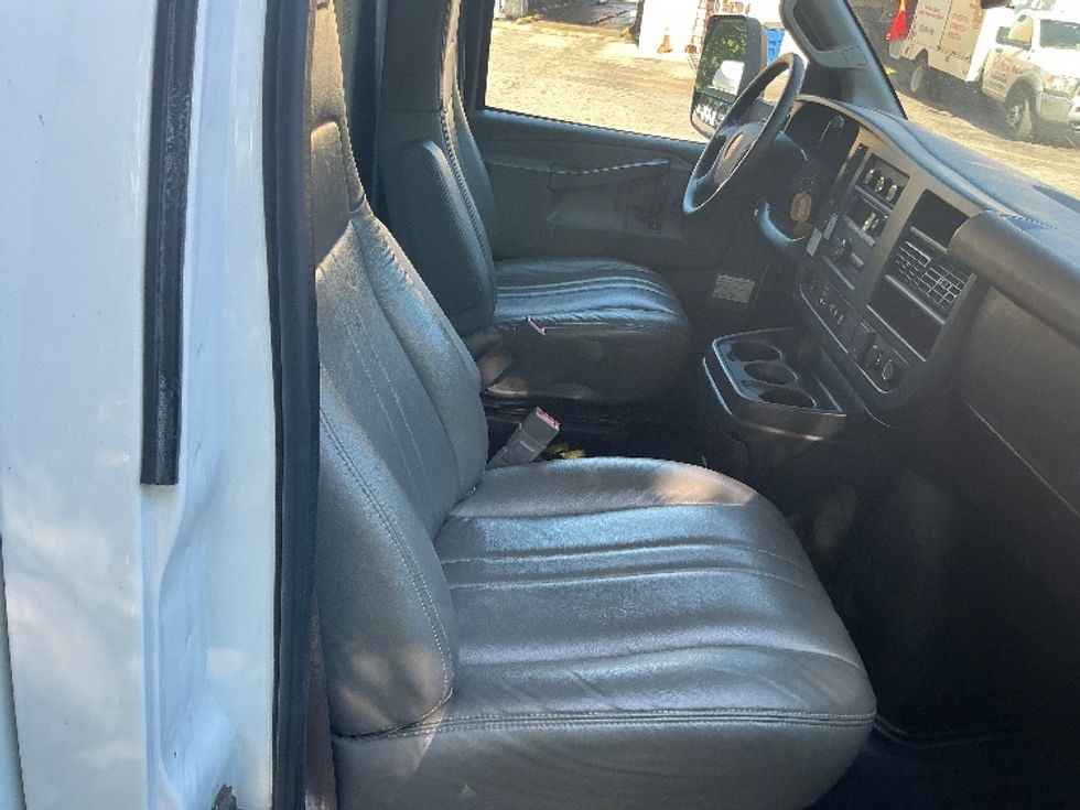 Light Duty Box Truck-Light and Medium Duty Trucks-GMC-2021-Savana G33903-Raleigh-NC-61,641\n\t\tmiles-$ 35,750 - Image 22