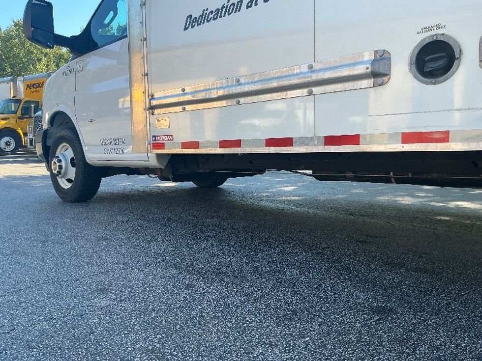 Light Duty Box Truck-Light and Medium Duty Trucks-GMC-2021-Savana G33903-Raleigh-NC-61,641\n\t\tmiles-$ 35,750 - Image 5