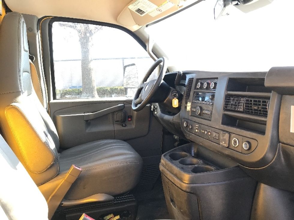 Light Duty Box Truck-Light and Medium Duty Trucks-GMC-2021-Savana G33903-Reading-PA-78,796\n\t\tmiles-$ 32,000 - Image 22