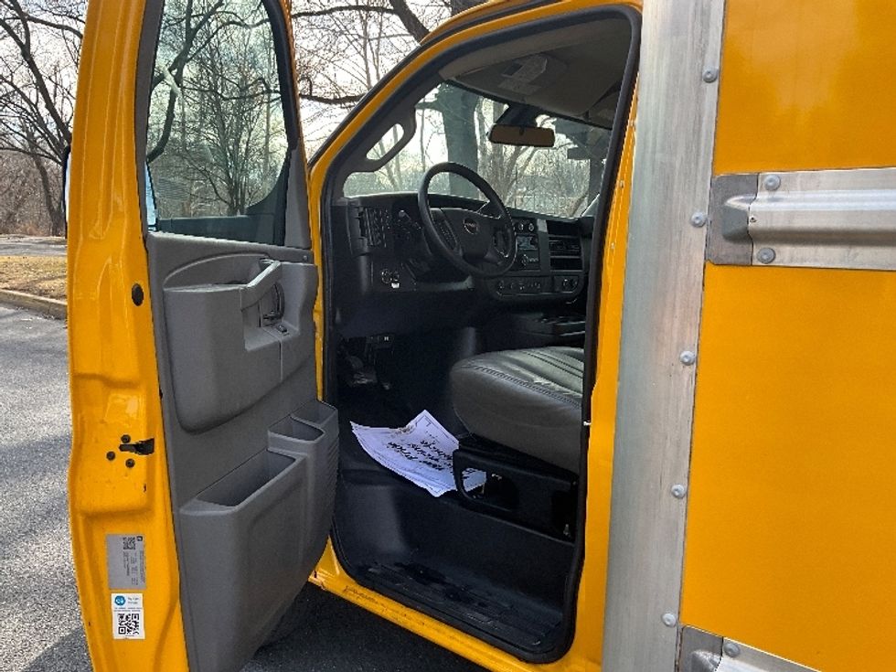 Light Duty Box Truck-Light and Medium Duty Trucks-GMC-2021-Savana G33903-Reading-PA-87,309\n\t\tmiles-$ 27,000 - Image 16