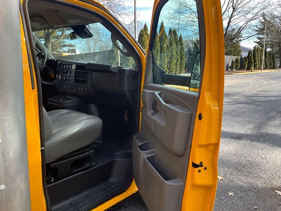 Light Duty Box Truck-Light and Medium Duty Trucks-GMC-2021-Savana G33903-Reading-PA-87,309\n\t\tmiles-$ 27,000 - Image 20