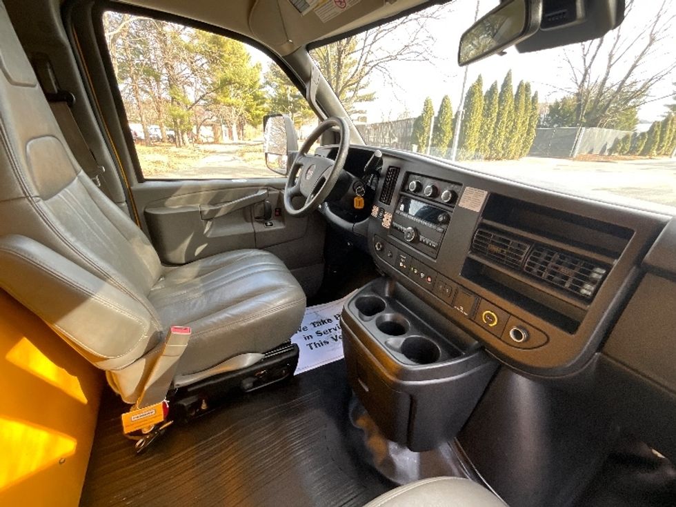 Light Duty Box Truck-Light and Medium Duty Trucks-GMC-2021-Savana G33903-Reading-PA-87,309\n\t\tmiles-$ 27,000 - Image 22