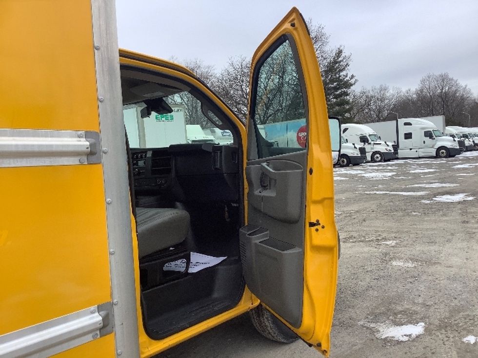 Light Duty Box Truck-Light and Medium Duty Trucks-GMC-2021-Savana G33903-Reading-PA-91,359\n\t\tmiles-$ 26,750 - Image 20