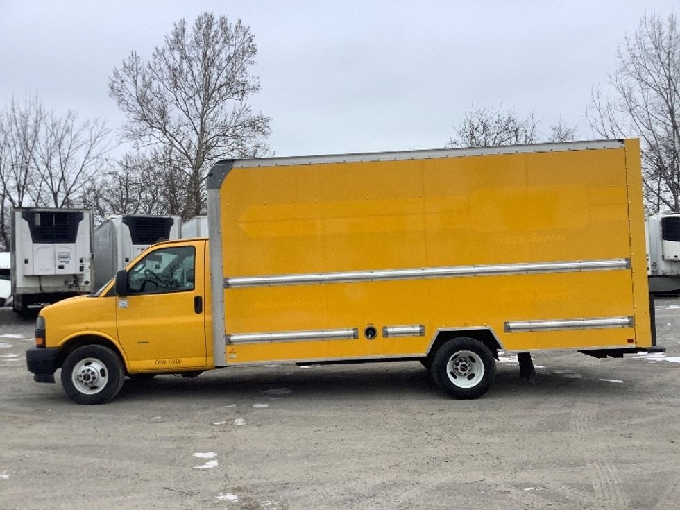 Light Duty Box Truck-Light and Medium Duty Trucks-GMC-2021-Savana G33903-Reading-PA-91,359\n\t\tmiles-$ 26,750 - Image 4