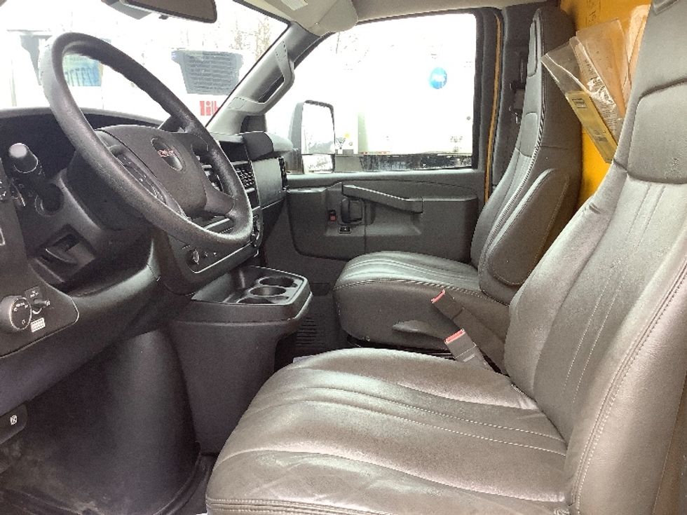 Light Duty Box Truck-Light and Medium Duty Trucks-GMC-2021-Savana G33903-Reading-PA-92,615\n\t\tmiles-$ 26,250 - Image 12