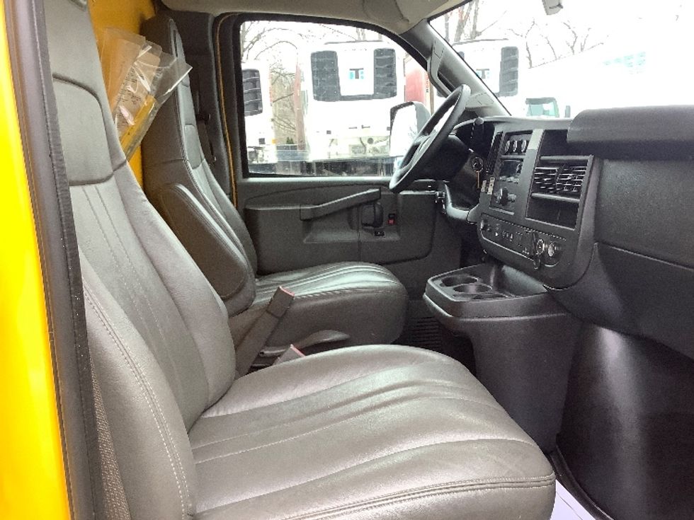 Light Duty Box Truck-Light and Medium Duty Trucks-GMC-2021-Savana G33903-Reading-PA-92,615\n\t\tmiles-$ 26,250 - Image 14