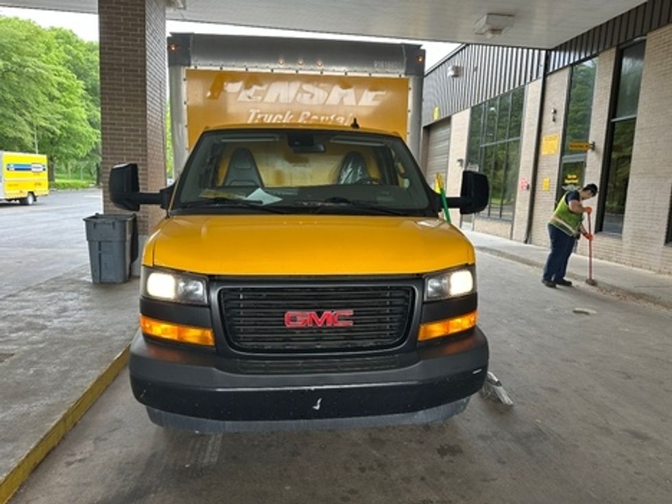 Light Duty Box Truck-Light and Medium Duty Trucks-GMC-2021-Savana G33903-Reading-PA-92,615\n\t\tmiles-$ 26,250 - Image 2