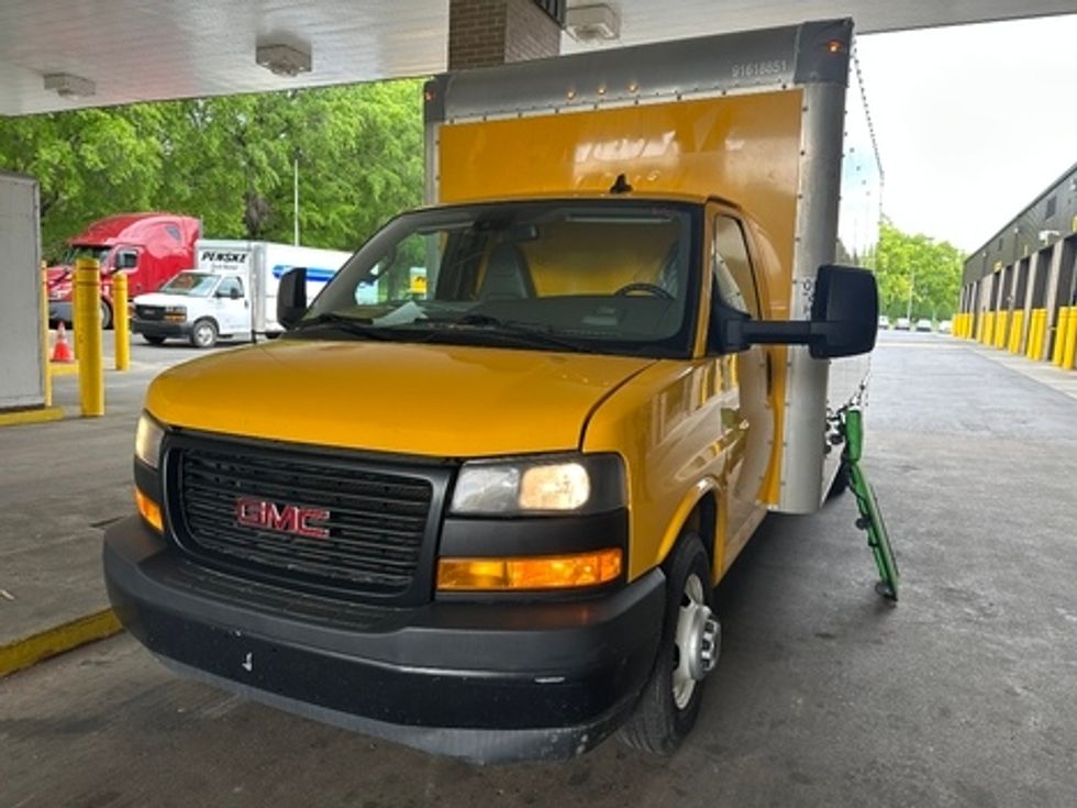 Light Duty Box Truck-Light and Medium Duty Trucks-GMC-2021-Savana G33903-Reading-PA-92,615\n\t\tmiles-$ 26,250 - Image 3