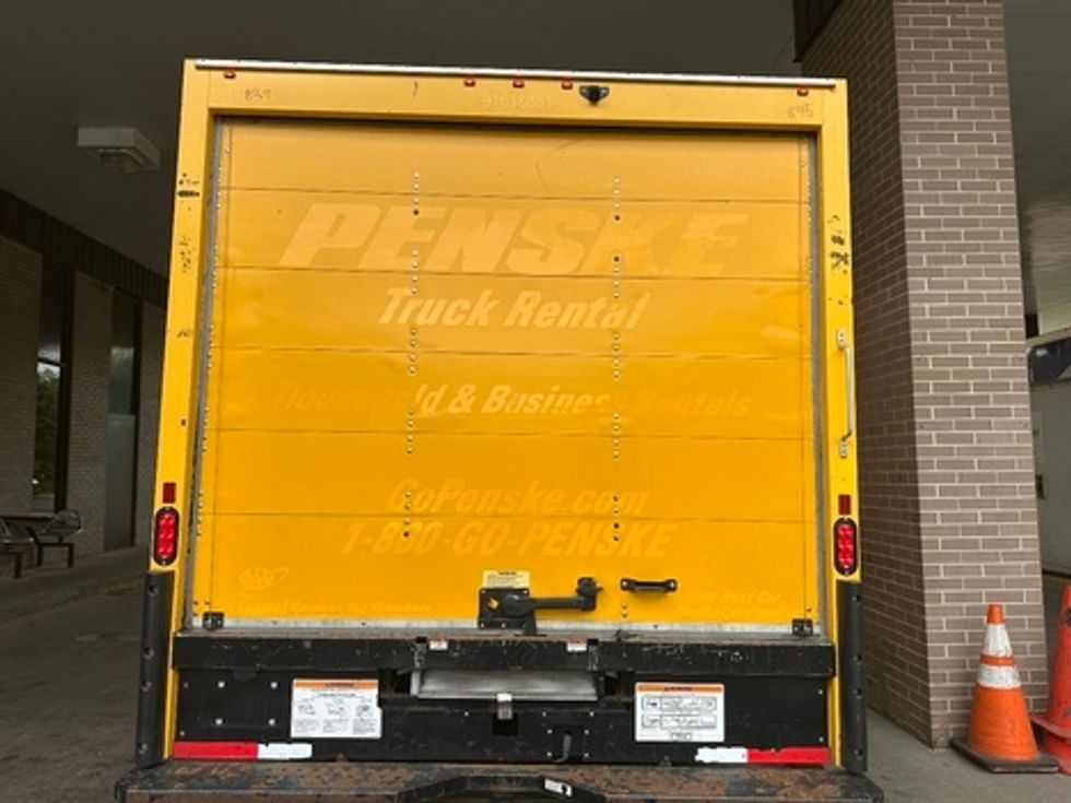 Light Duty Box Truck-Light and Medium Duty Trucks-GMC-2021-Savana G33903-Reading-PA-92,615\n\t\tmiles-$ 26,250 - Image 6