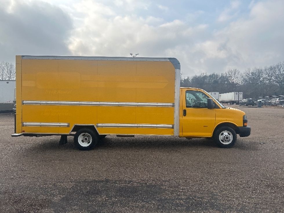 Light Duty Box Truck-Light and Medium Duty Trucks-GMC-2021-Savana G33903-Richland-MS-110,658\n\t\tmiles-$ 25,250 - Image 15