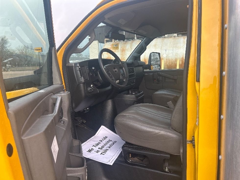 Light Duty Box Truck-Light and Medium Duty Trucks-GMC-2021-Savana G33903-Richland-MS-110,658\n\t\tmiles-$ 25,250 - Image 16