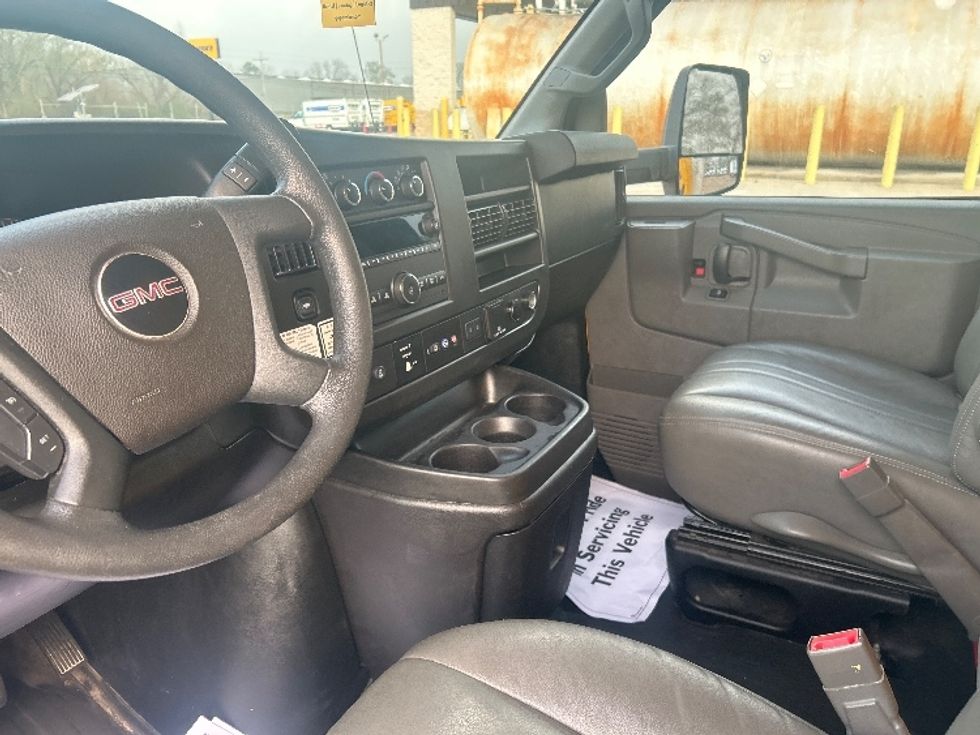 Light Duty Box Truck-Light and Medium Duty Trucks-GMC-2021-Savana G33903-Richland-MS-110,658\n\t\tmiles-$ 25,250 - Image 17