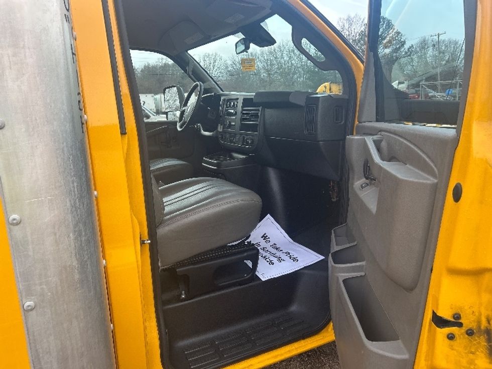 Light Duty Box Truck-Light and Medium Duty Trucks-GMC-2021-Savana G33903-Richland-MS-110,658\n\t\tmiles-$ 25,250 - Image 20
