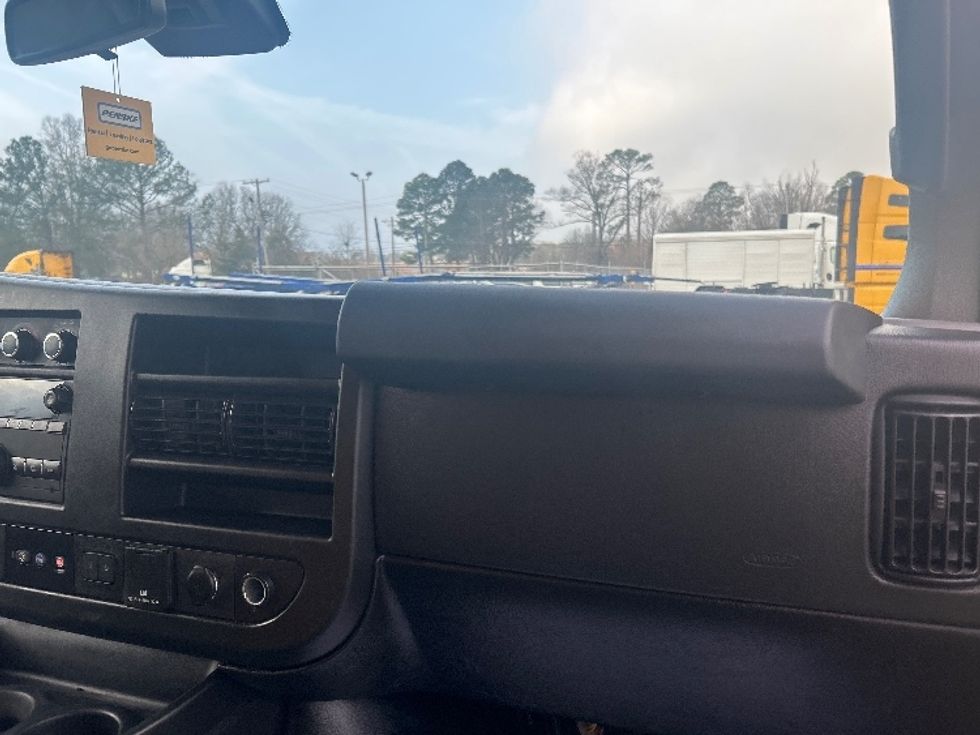 Light Duty Box Truck-Light and Medium Duty Trucks-GMC-2021-Savana G33903-Richland-MS-110,658\n\t\tmiles-$ 25,250 - Image 21