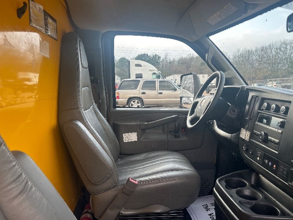 Light Duty Box Truck-Light and Medium Duty Trucks-GMC-2021-Savana G33903-Richland-MS-110,658\n\t\tmiles-$ 25,250 - Image 22