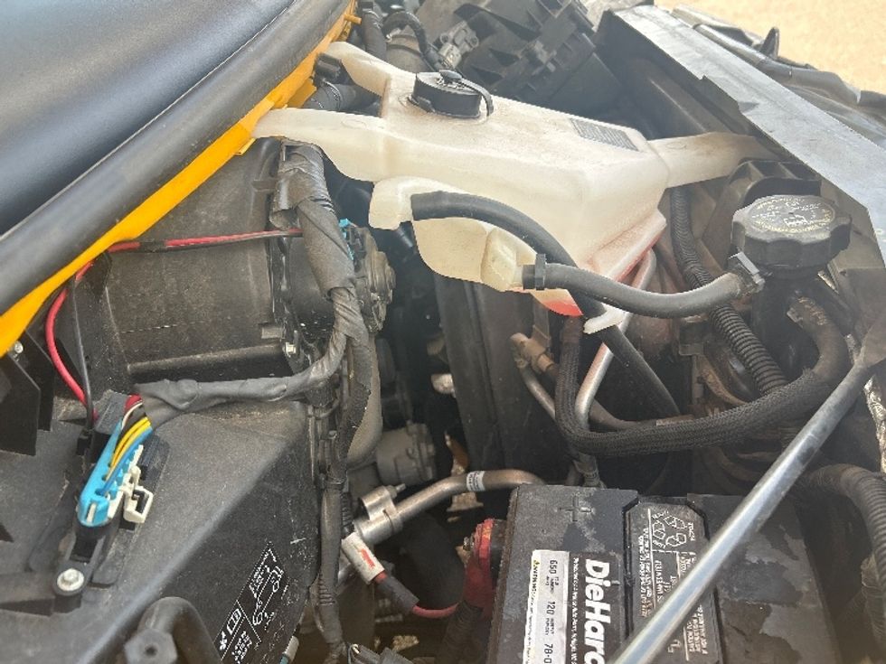 Light Duty Box Truck-Light and Medium Duty Trucks-GMC-2021-Savana G33903-Richland-MS-110,658\n\t\tmiles-$ 25,250 - Image 23