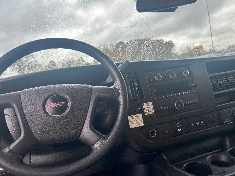 Light Duty Box Truck-Light and Medium Duty Trucks-GMC-2021-Savana G33903-Richland-MS-122,747\n\t\tmiles-$ 23,250 - Image 17