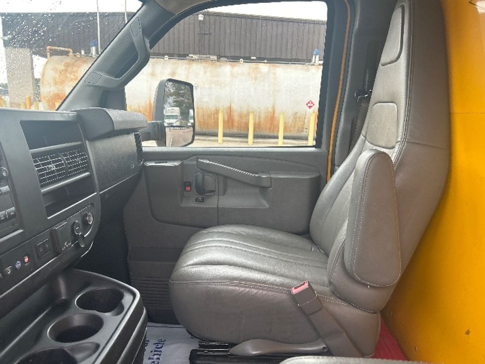 Light Duty Box Truck-Light and Medium Duty Trucks-GMC-2021-Savana G33903-Richland-MS-122,747\n\t\tmiles-$ 23,250 - Image 18