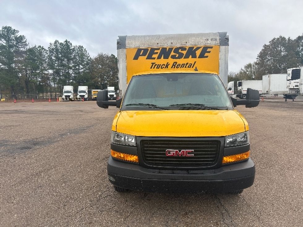 Light Duty Box Truck-Light and Medium Duty Trucks-GMC-2021-Savana G33903-Richland-MS-122,747\n\t\tmiles-$ 23,250 - Image 2