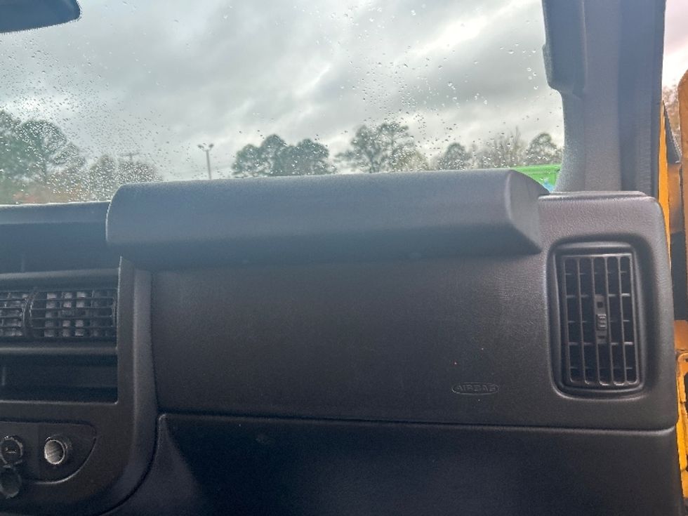 Light Duty Box Truck-Light and Medium Duty Trucks-GMC-2021-Savana G33903-Richland-MS-122,747\n\t\tmiles-$ 23,250 - Image 20