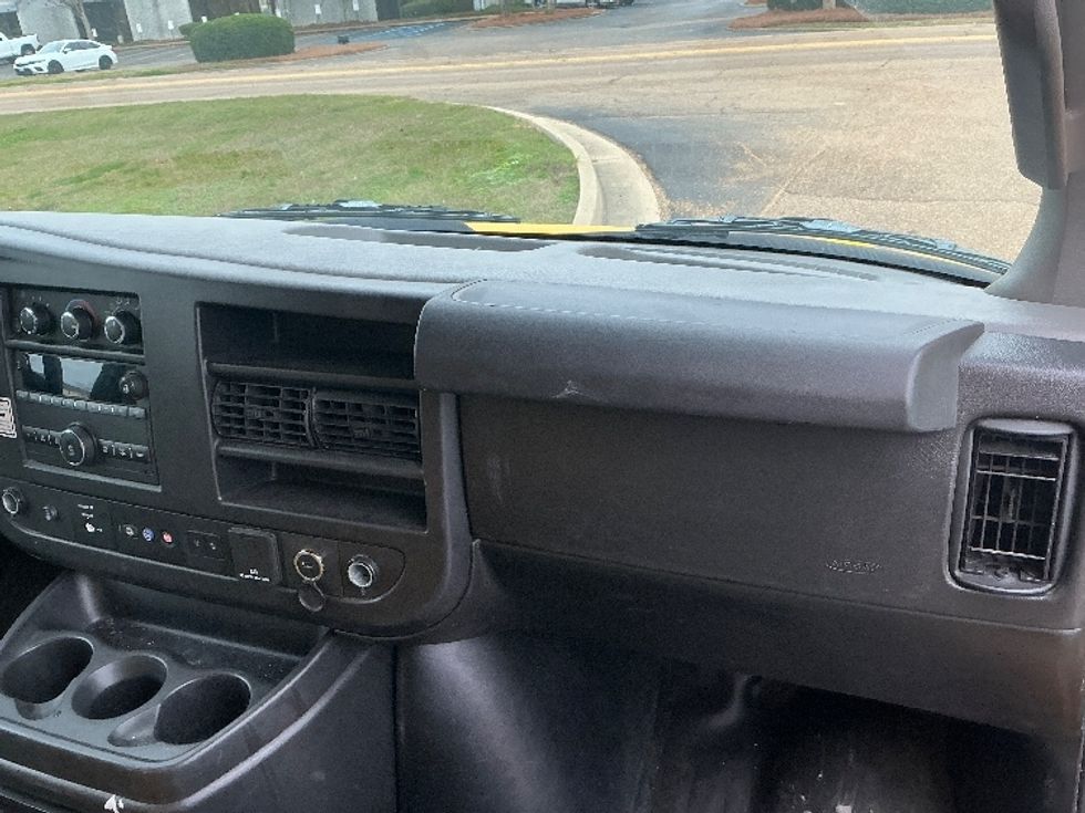 Light Duty Box Truck-Light and Medium Duty Trucks-GMC-2021-Savana G33903-Richland-MS-87,802\n\t\tmiles-$ 27,750 - Image 21