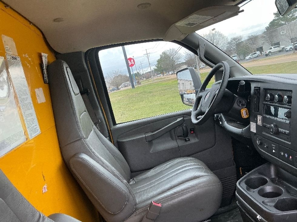 Light Duty Box Truck-Light and Medium Duty Trucks-GMC-2021-Savana G33903-Richland-MS-87,802\n\t\tmiles-$ 27,750 - Image 22