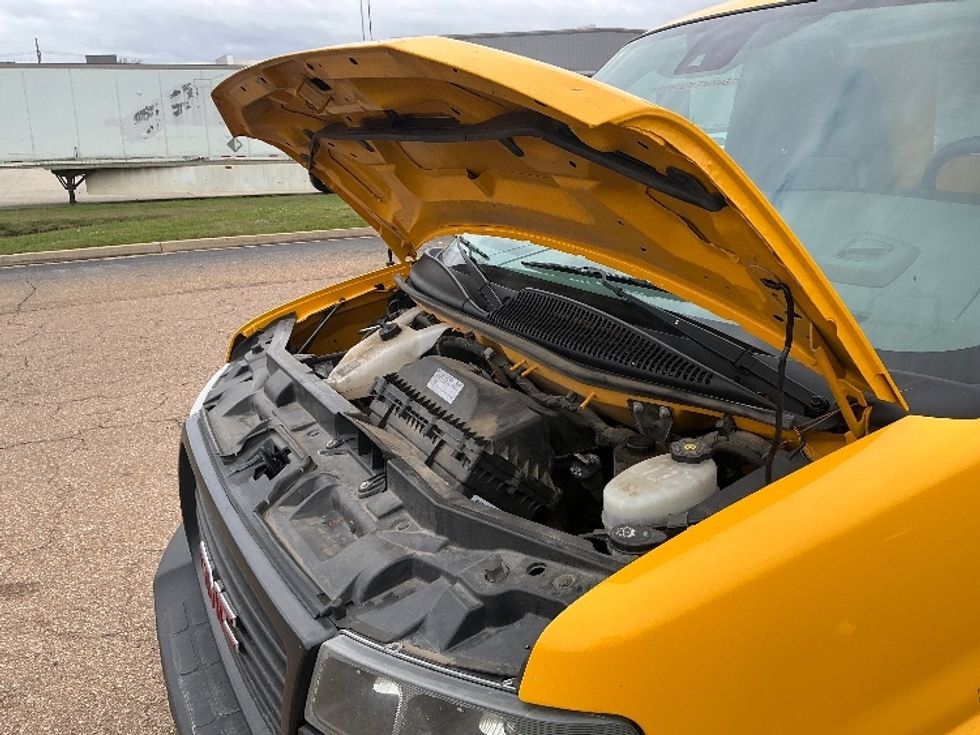 Light Duty Box Truck-Light and Medium Duty Trucks-GMC-2021-Savana G33903-Richland-MS-87,802\n\t\tmiles-$ 27,750 - Image 24