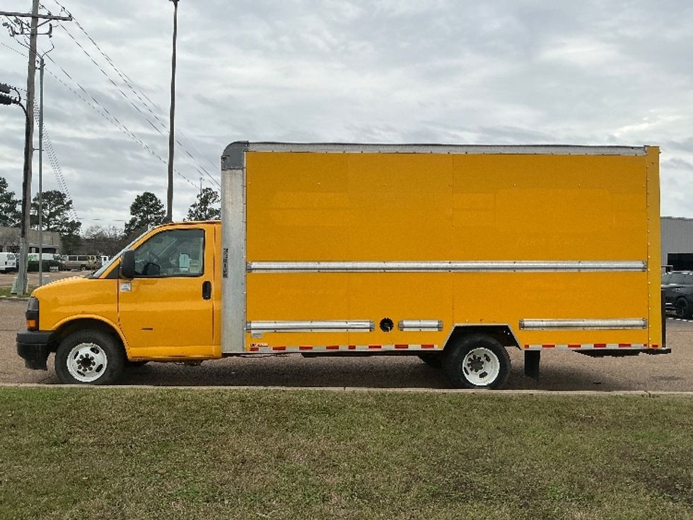 Light Duty Box Truck-Light and Medium Duty Trucks-GMC-2021-Savana G33903-Richland-MS-87,802\n\t\tmiles-$ 27,750 - Image 4