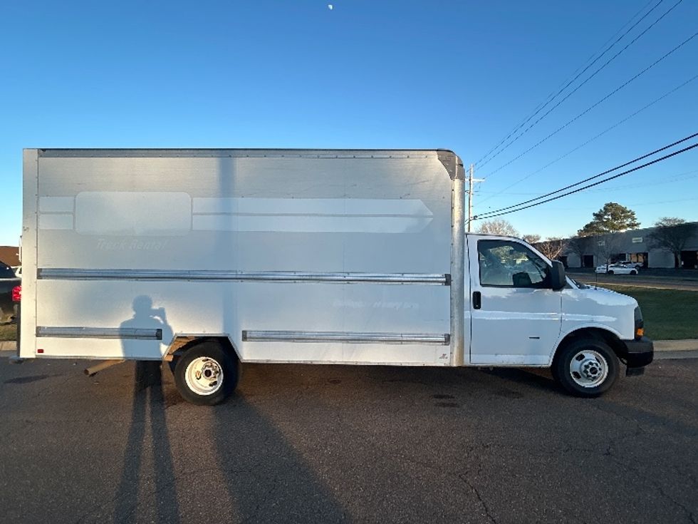 Light Duty Box Truck-Light and Medium Duty Trucks-GMC-2021-Savana G33903-Richland-MS-90,959\n\t\tmiles-$ 30,500 - Image 15