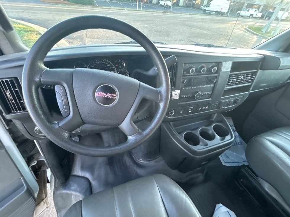 Light Duty Box Truck-Light and Medium Duty Trucks-GMC-2021-Savana G33903-Richland-MS-90,959\n\t\tmiles-$ 30,500 - Image 18