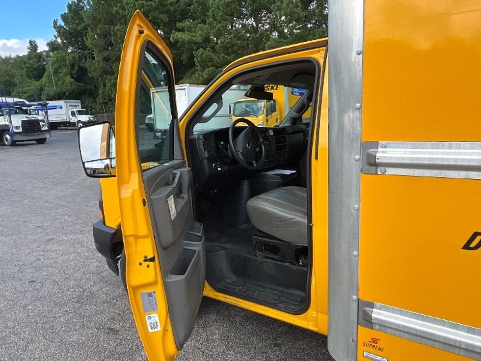 Light Duty Box Truck-Light and Medium Duty Trucks-GMC-2021-Savana G33903-Richmond-VA-103,807\n\t\tmiles-$ 26,000 - Image 14