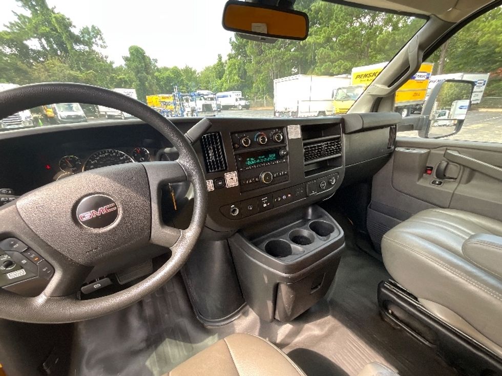 Light Duty Box Truck-Light and Medium Duty Trucks-GMC-2021-Savana G33903-Richmond-VA-103,807\n\t\tmiles-$ 26,000 - Image 16