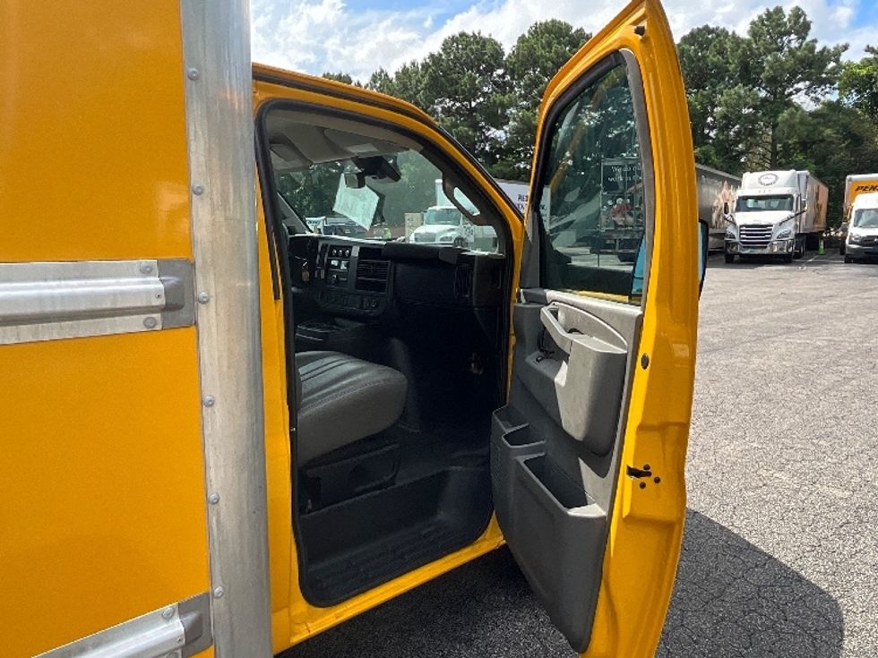 Light Duty Box Truck-Light and Medium Duty Trucks-GMC-2021-Savana G33903-Richmond-VA-103,807\n\t\tmiles-$ 26,000 - Image 18