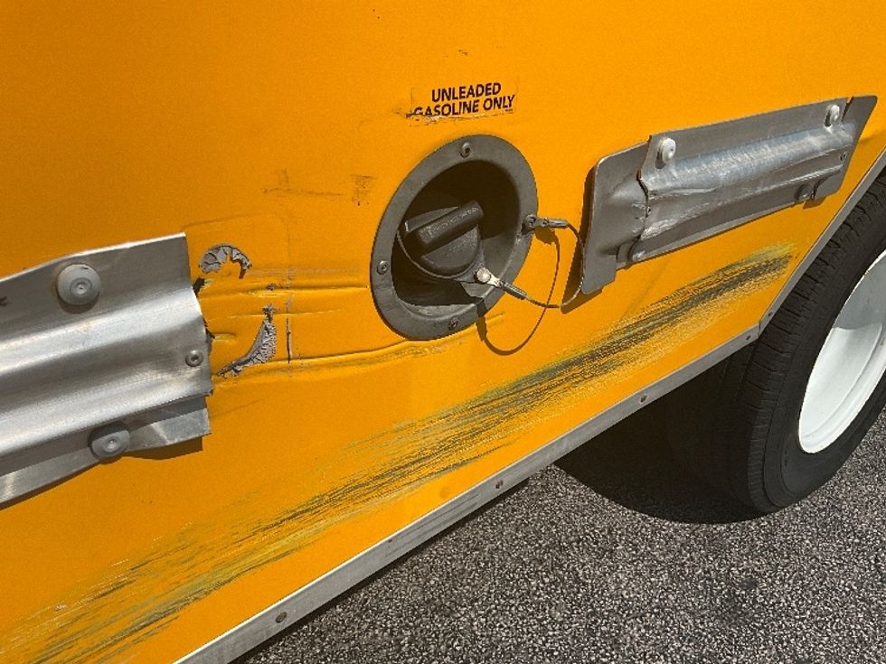 Light Duty Box Truck-Light and Medium Duty Trucks-GMC-2021-Savana G33903-Richmond-VA-103,807\n\t\tmiles-$ 26,000 - Image 23