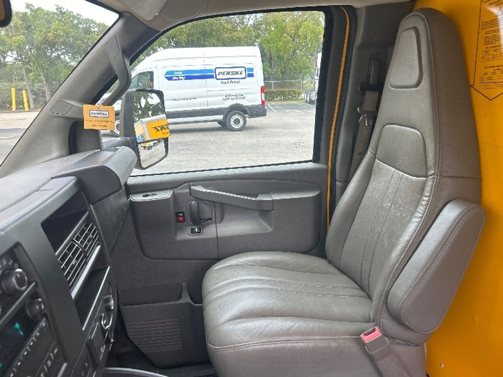 Light Duty Box Truck-Light and Medium Duty Trucks-GMC-2021-Savana G33903-Riviera Beach-FL-105,068\n\t\tmiles-$ 26,250 - Image 17
