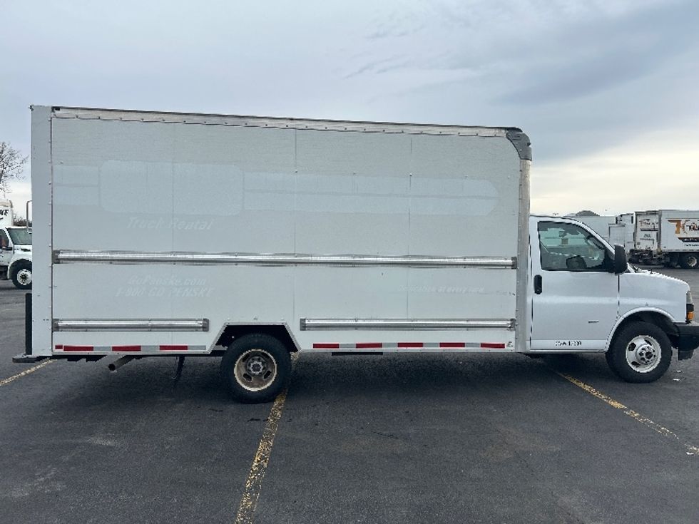 Light Duty Box Truck-Light and Medium Duty Trucks-GMC-2021-Savana G33903-Rochester-NY-100,411\n\t\tmiles-$ 27,250 - Image 13