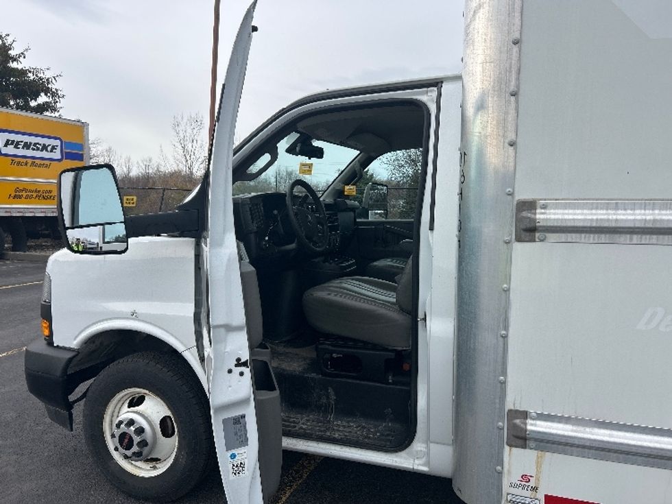 Light Duty Box Truck-Light and Medium Duty Trucks-GMC-2021-Savana G33903-Rochester-NY-100,411\n\t\tmiles-$ 27,250 - Image 14