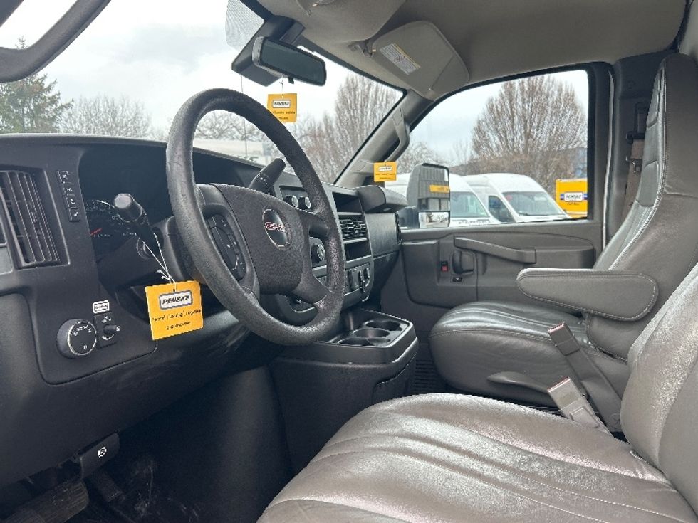 Light Duty Box Truck-Light and Medium Duty Trucks-GMC-2021-Savana G33903-Rochester-NY-100,411\n\t\tmiles-$ 27,250 - Image 17