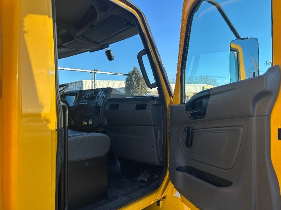 Light Duty Box Truck-Light and Medium Duty Trucks-GMC-2021-Savana G33903-Rochester-NY-100,411\n\t\tmiles-$ 30,000 - Image 11