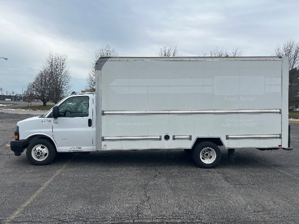 Light Duty Box Truck-Light and Medium Duty Trucks-GMC-2021-Savana G33903-Rochester-NY-104,580\n\t\tmiles-$ 29,500 - Image 4