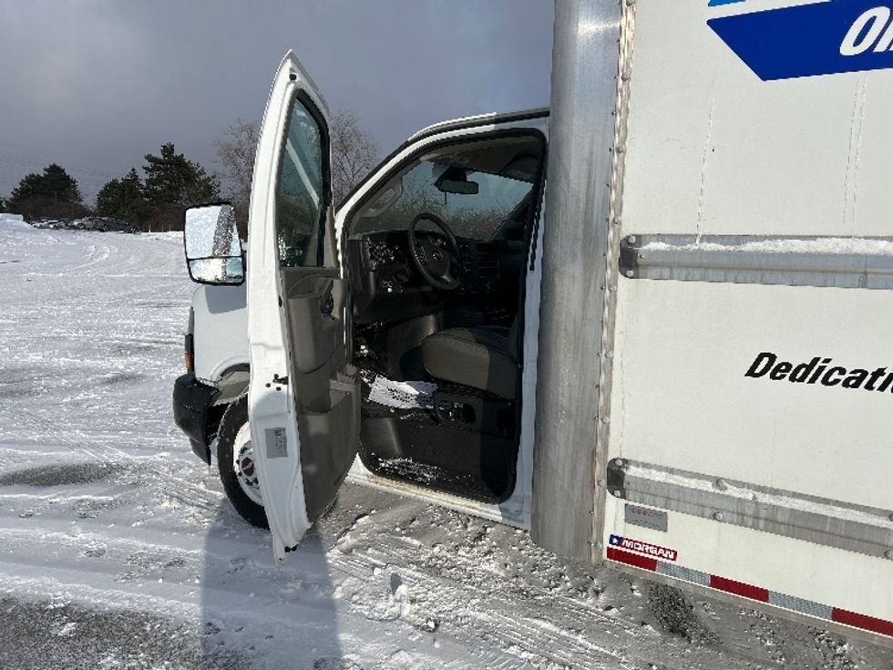 Light Duty Box Truck-Light and Medium Duty Trucks-GMC-2021-Savana G33903-Rochester-NY-106,810\n\t\tmiles-$ 27,000 - Image 13