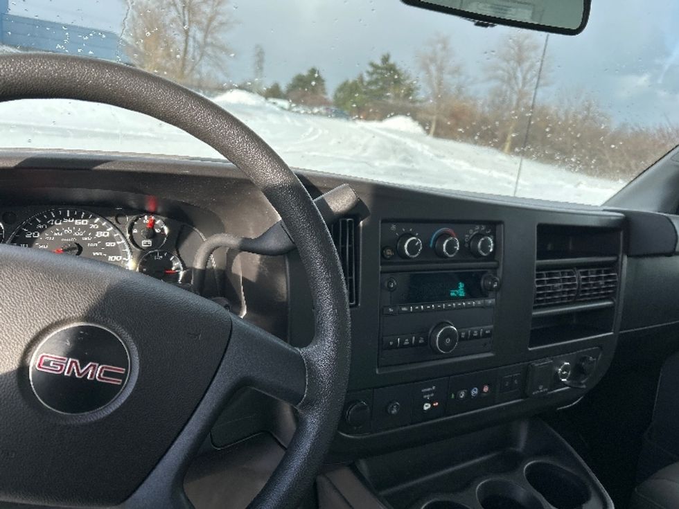 Light Duty Box Truck-Light and Medium Duty Trucks-GMC-2021-Savana G33903-Rochester-NY-106,810\n\t\tmiles-$ 27,000 - Image 14